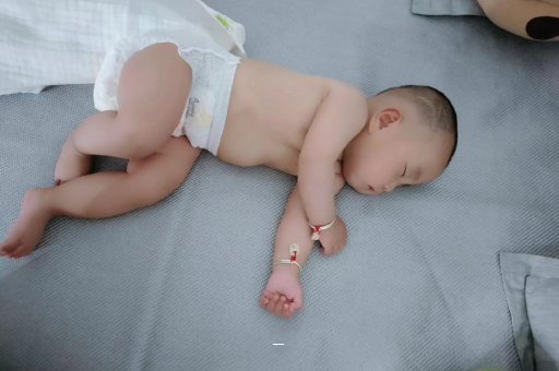 潜江宝宝先长上牙还是下牙 潜江宝宝先长上牙还是下牙